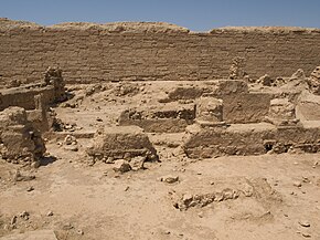 Dura Europos courtyard.jpg sinagoga