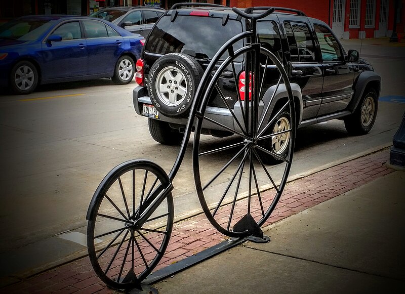 File:Downtown Bike Racks.jpg