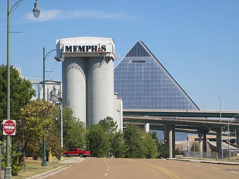 File:Downtown cement silo Riverside Dr Memphis TN 04.jpg