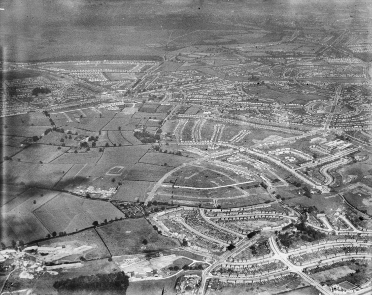 File:EPW059314 ENGLAND (1938). The Kingstanding Housing Estate under construction, Queslett, from the south-west, 1938.png