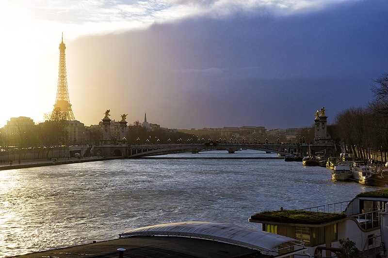 File:Eiffel Tower and Pont Alexandre-III, 15 February 2014.jpg