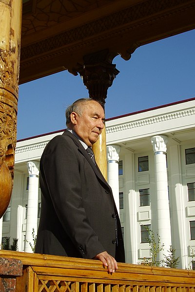 File:Erkin Vohidov 1.jpg