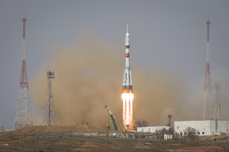 File:Expedition 63 Launch (JSC2020-E-017131).jpg