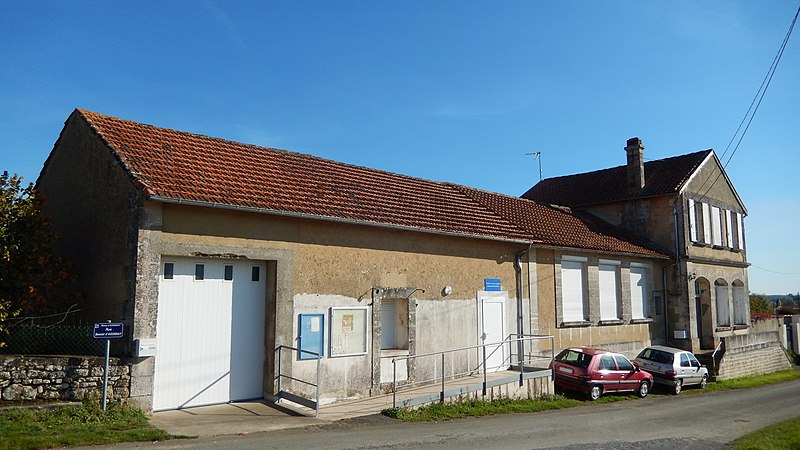 File:FR 17 Saint-Savinien - Agonnay - Mairie annexe.jpg