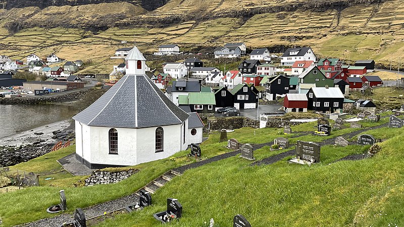 File:Faroe Islands, Streymoy, Haldarsvík (03).jpg