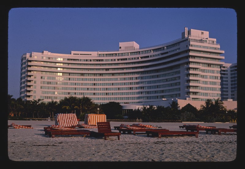 File:Fontainebleau Hilton, Miami Beach, Florida LCCN2017711386.tif