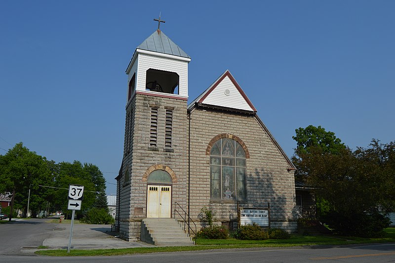 File:Forest First Baptist Church.jpg