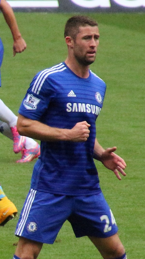 Cahill playing for Chelsea in 2014