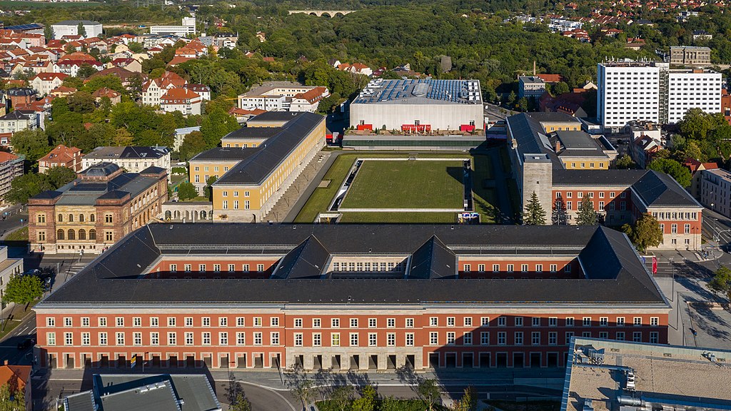 Jorge-Semprún-Platz Weimar (ehemals Gauforum Weimar)