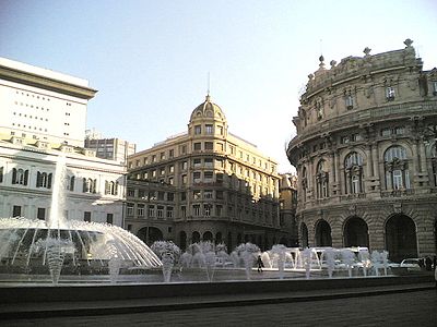 Autre vue de la place.