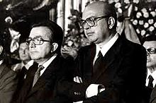 Andreotti with the Socialist leader and Prime Minister Bettino Craxi (Source: Wikimedia)