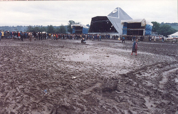 The Pyramid Stage in 1985. A large area of mud covered this area.