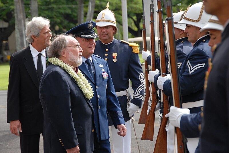 File:Governor Neil Abercrombie, Brig Gen Stanley Osserman Jr and Prince David Kawananakoa reviewing the Hawaii Royal Guard at Iolani Palace.jpg