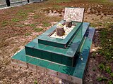 English: Gusti Solihin's grave in Bahagia Cemetery, where he was a famous painter from South Kalimantan Bahasa Indonesia: Makam Gusti Solihin di Taman Makam Bahagia, Banjarbaru, dimana dia merupakan pelukis terkenal dari Kalimantan Selatan Banjar: Kuburan Gusti Solihin di Taman Makam Bahagia, Banjarbaru, nang mana inya adalah palukis nang takanal matan Kalimantan Selatan