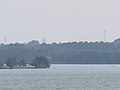 Hemmelsdorfer See von der Aussichtsplattform Hermann-Löns-Blick, im Hintergrund die Türme der Lübecker St. Marienkirche