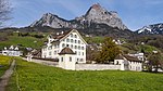 "Mittleres Feldli", St. Karligasse 1 in Schwyz. Herrenhausanlage erbaut ab 1610 auf älteren Grundmauern.