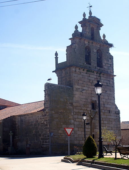 Fitxategi:Iglesia de Villaseco de los Reyes.jpg