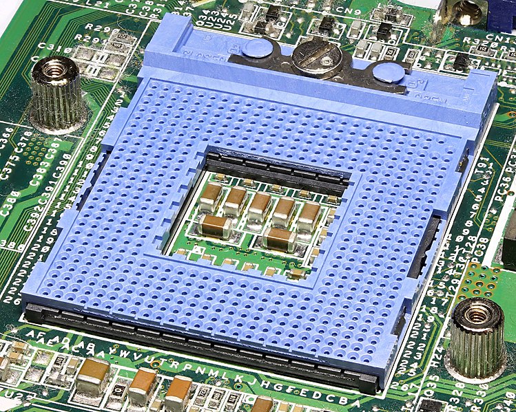 File:Intel Socket 479 - open-top oblique-ar 5to4 PNr°0327.jpg