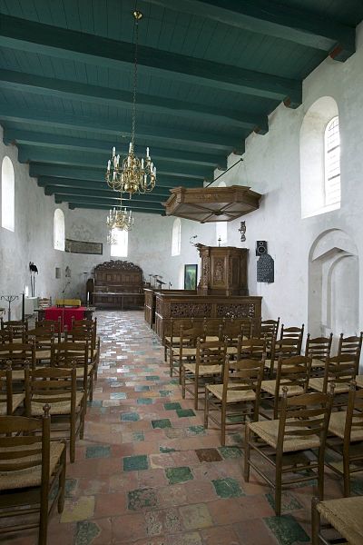 File:Interieur kerk, overzicht naar het koor - Ezinge - 20399849 - RCE.jpg