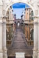 Détail du décor de scène en perspective forcée du Teatro Olimpico, vu à travers la porta reggia des scaenae frons, Vicenza, Italie du nord