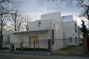 Iran Embassy Berlin - Mutter Erde fec.jpg