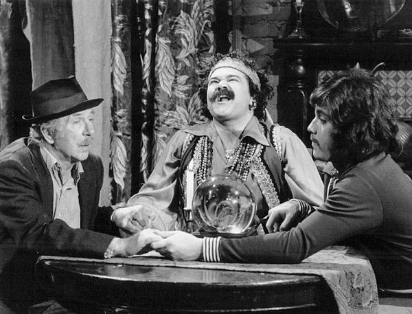 Jack Albertson, Avery Schreiber, and Freddie Prinze on Chico and the Man (1975)