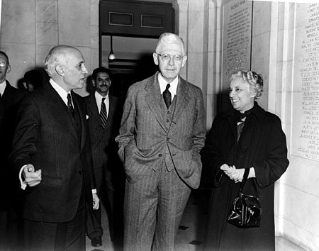 Jawaharlal Nehru, Vijaya Lakshmi Pandit, and Prof. Harold Dodds.jpg