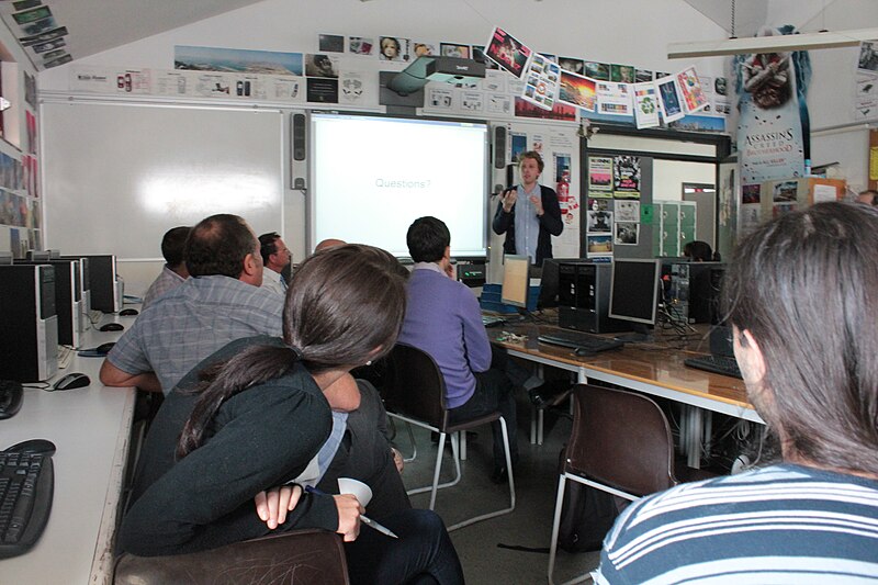 File:John Cummings talk to teachers about GibraltarpediA (11).JPG