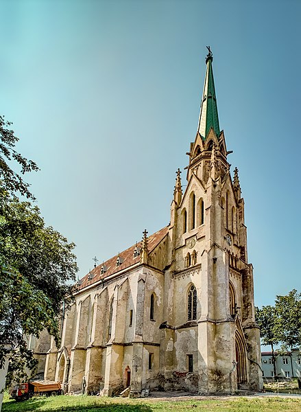 File:Kościół Najświętszego Serca Pana Jezusa w Czerniowcach (Panorama1).jpg