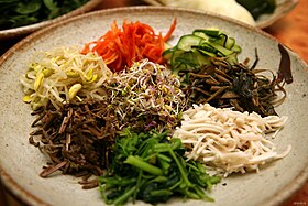 Korean food-Bibim ssambap ingredient-01.jpg