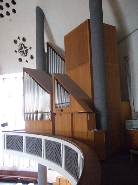 File:Kreuzkirche Kassel Orgel.jpg