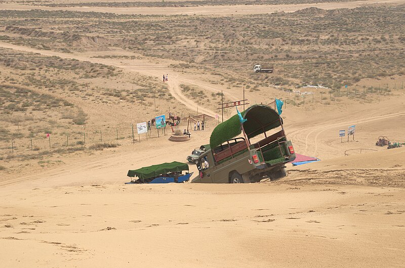 File:Kubuqi.tout terrain.en bordure.jpg