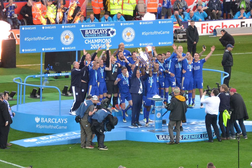 File:LCFC lift the Premier League Trophy (26943755296) (cropped).jpg - Wikimedia Commons