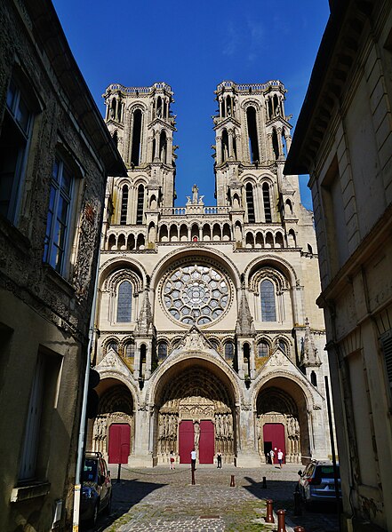 File:Laon Cathédrale Notre-Dame Fassade 3.jpg
