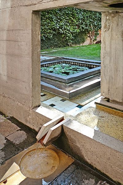 File:Le jardin de Carlo Scarpa (fondation Querini Stampalia, Venise) (8142985275).jpg