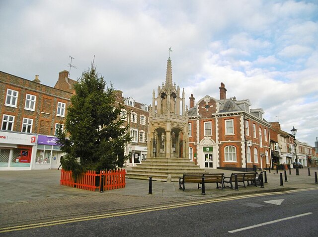 Image: Leighton Buzzard, market cross   geograph.org.uk   5615323