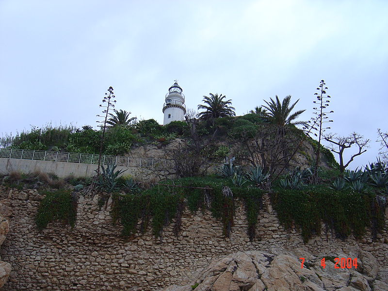 File:Leuchtturm Calella.JPG