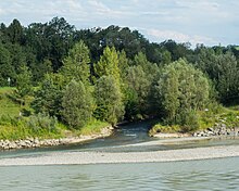 Mündung des Liechtensteiner Binnenkanals in den Rhein (Ansicht von der Schweizer Flussseite)