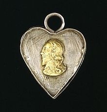 A late 17th-century locket, depicting the head of King Charles I (reigned 1625-1649) Locket.jpg