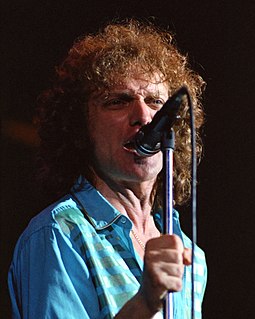 British-American rock band Foreigner (vocalist Lou Gramm pictured) spent one week at number one with the song "I Don't Want to Live Without You". Lou Gramm 1979 8x10.jpg