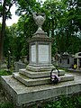 Grób Zachariewicza (zaprojektowany przez niego samego) na Cmentarzu Łyczakowskim