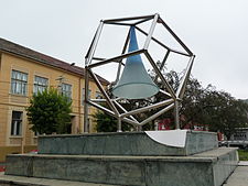 A matematika szobra a Bolyaiak városában, Marosvásárhelyt