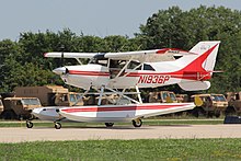 Maule M-7-235C on amphibious floats Maule M-7-235C (N1936P).jpg