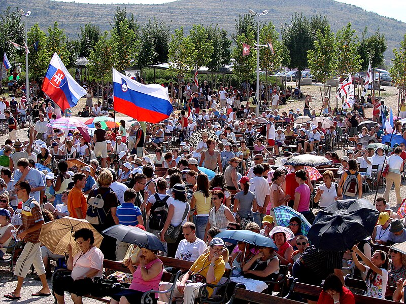 File:Medjugorje festiwal.jpg