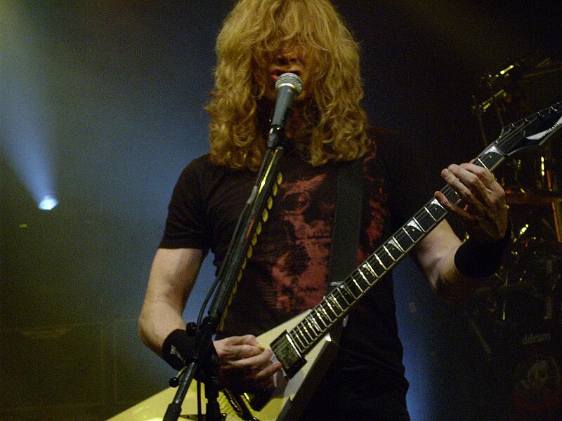 File:Megadeth - Dave Mustaine onstage Madrid 2008.jpg