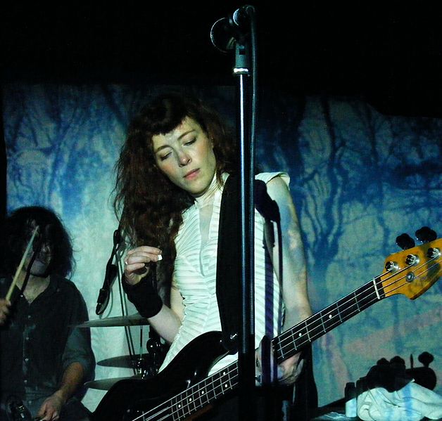 File:Melissa Auf der Maur - Manchester.jpg