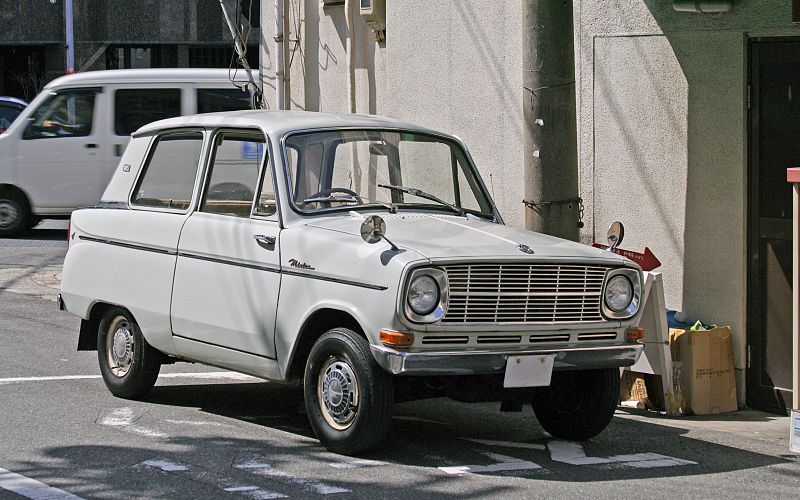 File:Mitsubishi Minica LA Front JPN.jpg