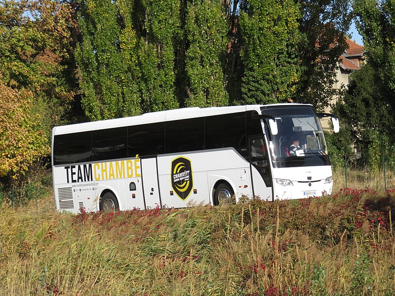 File:Montmélian - 73800 - 2018.10.24 - Team Chambé - Bustours - Temsa HD 12 © Anthony Levrot.jpg