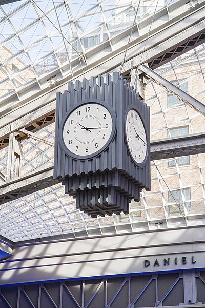 Headhouse clock
