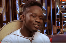 Eine Aufnahme aus dem Videointerview 2016 von Herrn Eazi mit NdaniTV